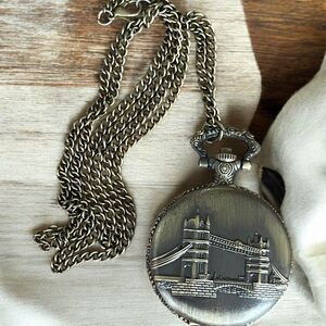 London Tower Bridge Pocket Watch Necklace Chain Bronze Steam Punk UK - Runs